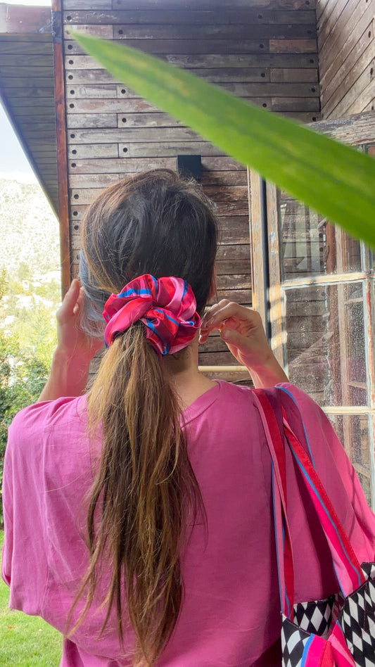 Scrunchie Líneas Fucsia