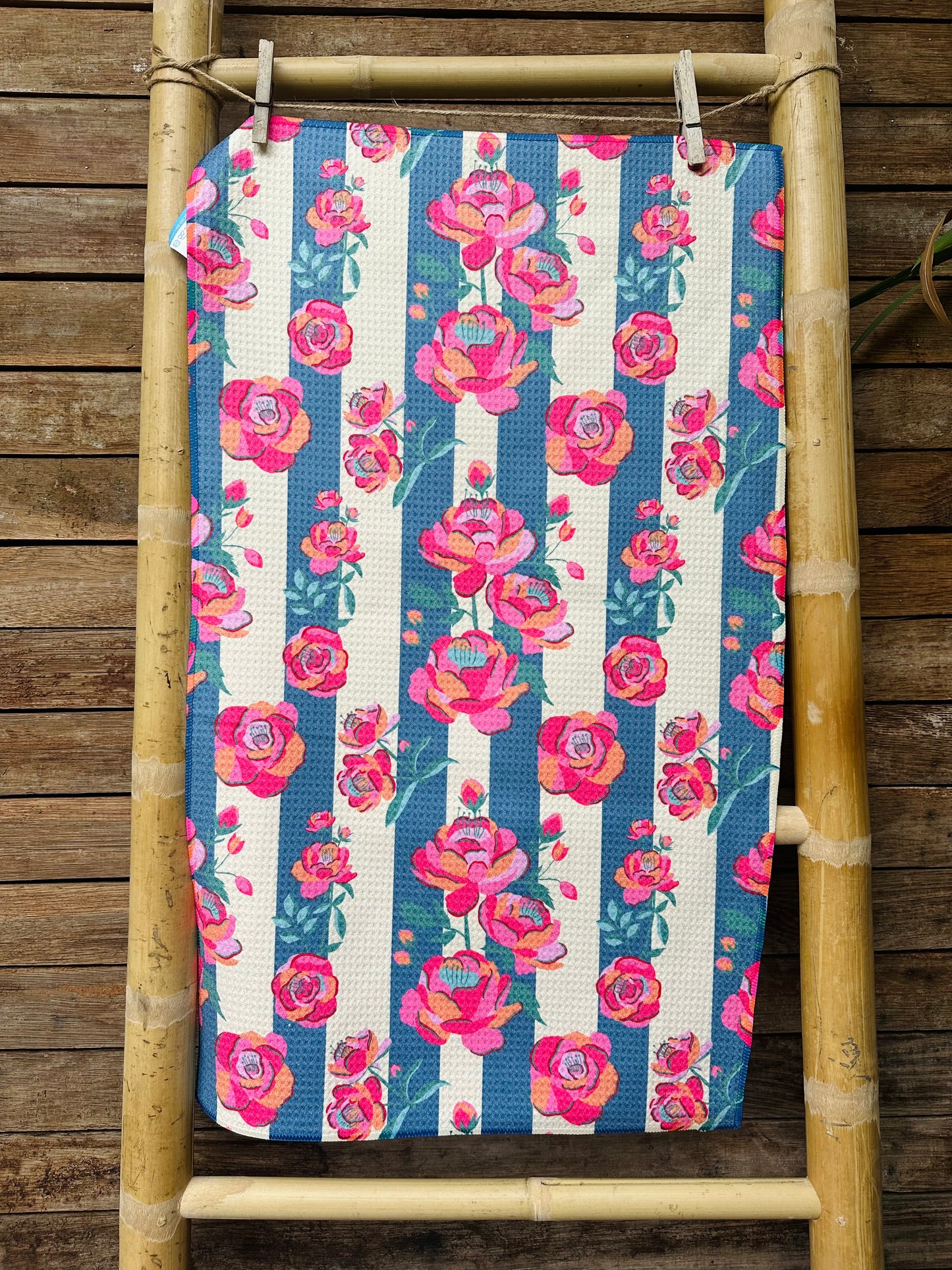 Paño de Cocina Rosa fondo línea Amarilla Azul