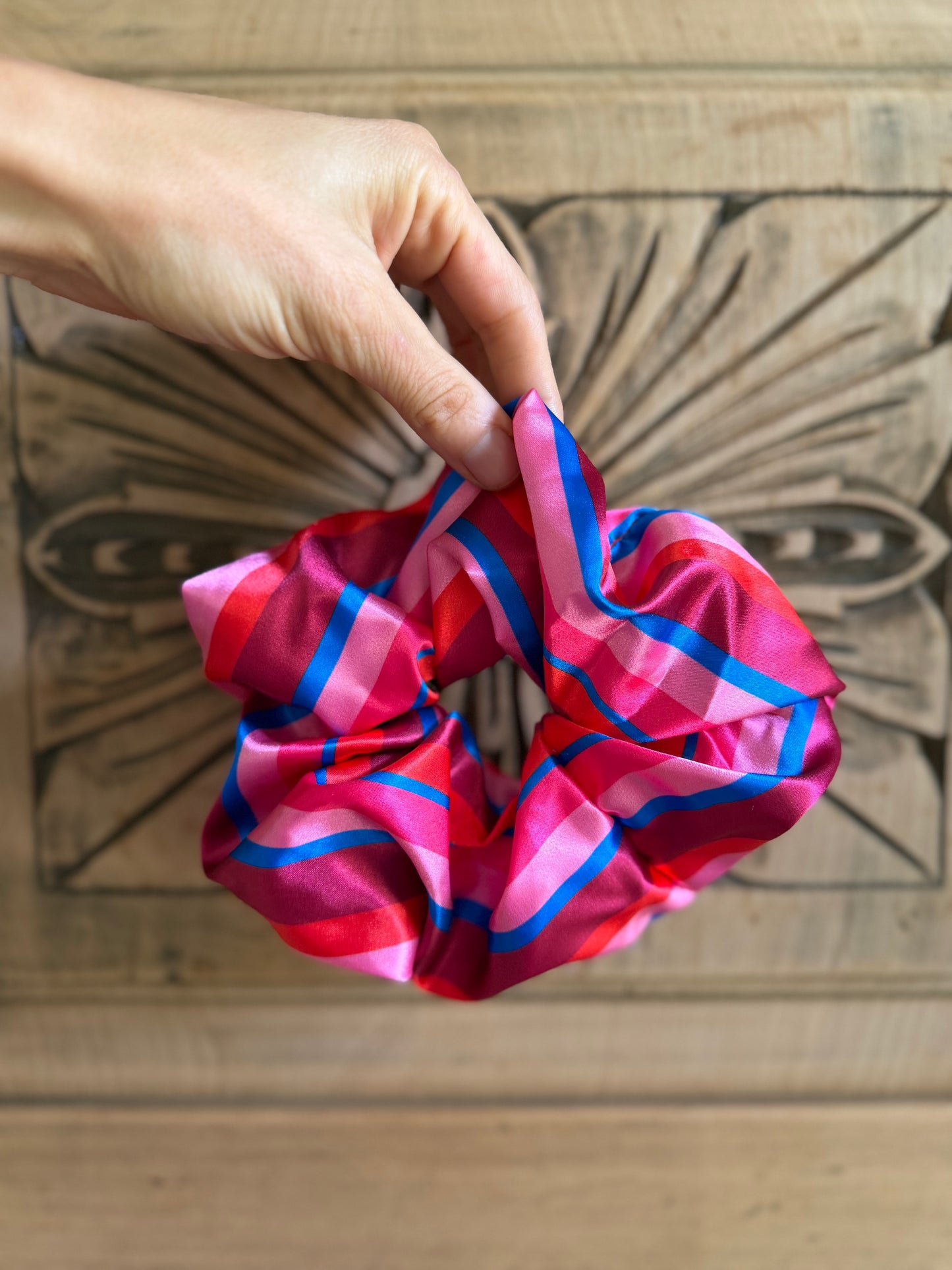 Scrunchie Líneas Fucsia